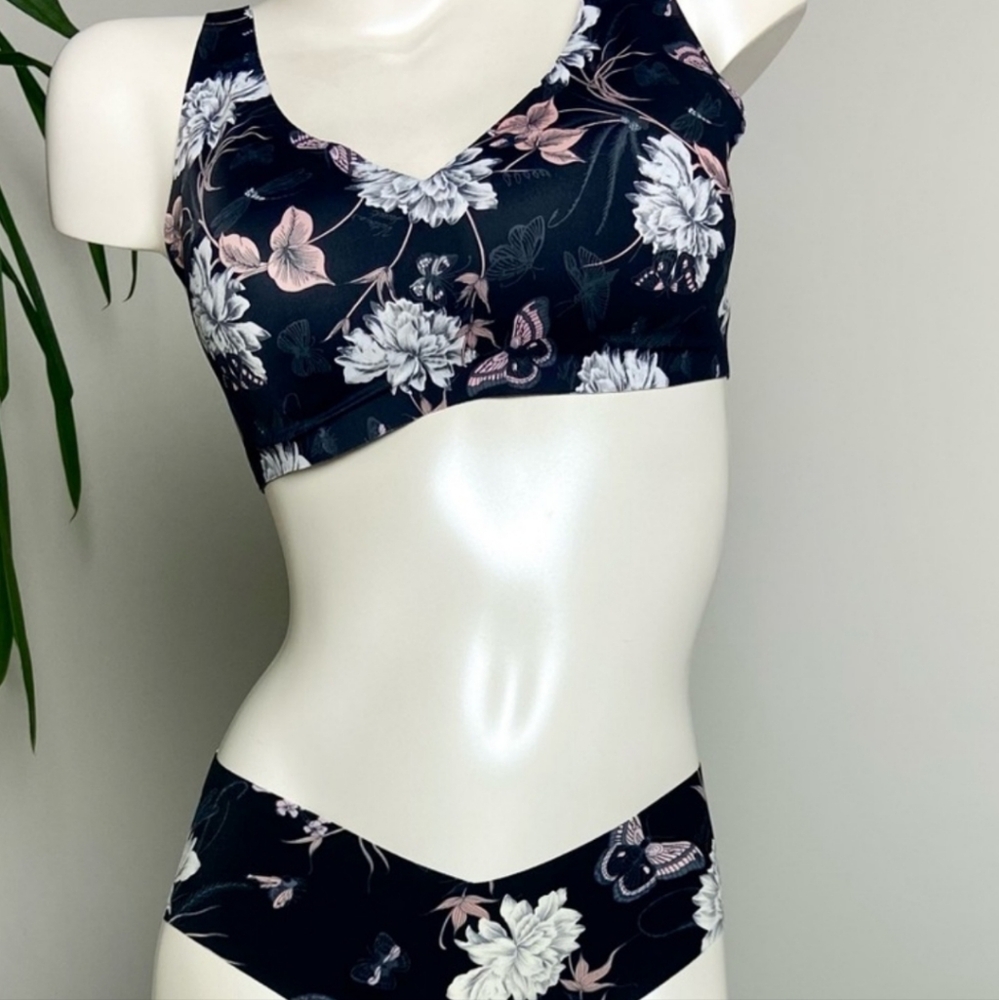 Victoria secret bra 36C and panties M set new